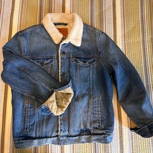 Fleece/Sherpa Lined Levi’s Denim Jacket - Mens Medium